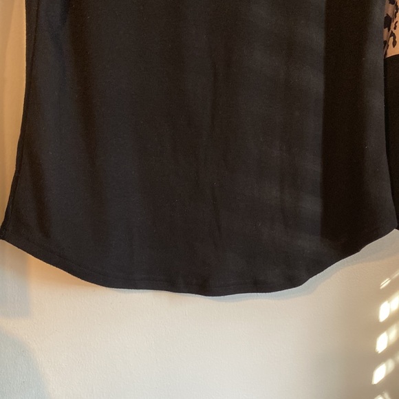 🌟 Long sleeve mixed print top 🌟 - Picture 6 of 6